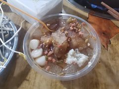 门口的冰汤圆-渝味黄姐火锅(黄泥村店)
