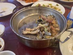 -鑫渔港海鲜本地菜·山海关浑锅(东戴河店)