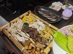 -菌自由丨野生菌火锅特色庭院餐厅(丽江古城店)