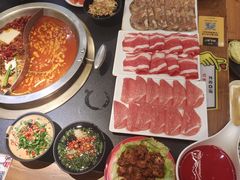 -沸炉重庆老火锅(军事博物馆店)