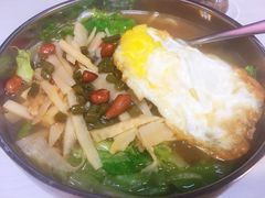 -龙香记桂林米粉(东扬威街11号楼店)