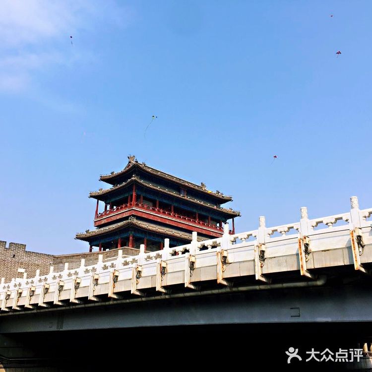 北京绿道，顾名思义，北京的绿色道路。不去深究其定义