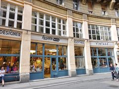 -Retrock Designer Vintage Store