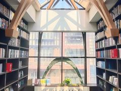 -钟书阁(松江泰晤士小镇店)