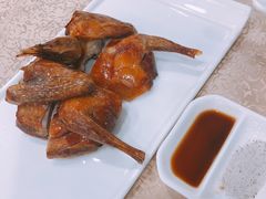 红烧乳鸽-麒麟中餐厅·经典粤菜·地道菜式老字号(广州长隆酒店)