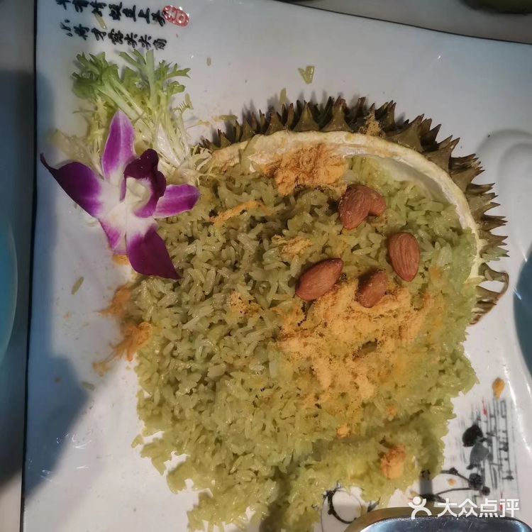 萌哒哒椰子鸡三亚湾旗舰店