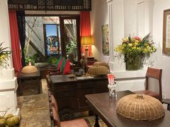 -Cuc Gach Quan Restaurant