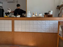 -彳亍咖啡·这里(水湾路店)
