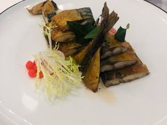 碳烤青花鱼-维多利亚大酒店·雅园中餐厅