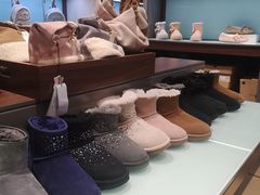 -UGG(燕莎奥特莱斯购物中心店)
