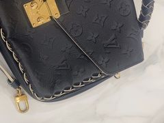 -聚云奢二手奢侈品黄金手表包包回收·中古店(三里屯总店)