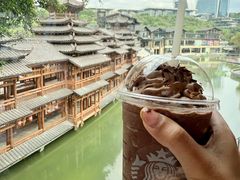 -星巴克(南宁民歌湖店)