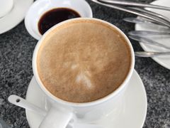 卡布奇诺-侯臣咖啡文化村