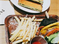 -HELLO 27 意面·沙拉·帕尼尼