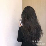 2018夏天一款轻盈的长发，能够使人仙气十足