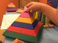 -瑞尔齿科(上海长风大悦城店)