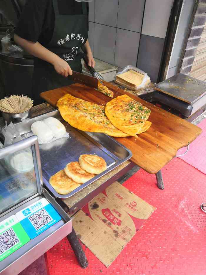 独秀包子坊-"独秀包子坊好像有很多连锁店,这家的包子一.