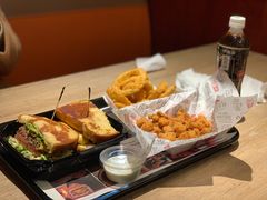 -The Habit Burger Grill 哈比特汉堡(复兴soho店)