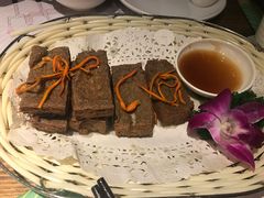 -胡桃里音乐餐厅(陶溪川店)(川湘赣菜·世界百大酒庄直供红酒·音乐表演)