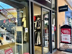 -首创奥特莱斯(西安店)