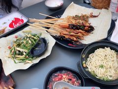 -何师烧烤Pro ·江湖川菜·小龙虾·精酿(太古里旗舰店)