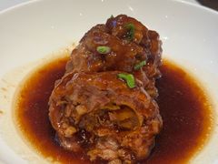 鸭蛋黄狮子头-梅飞酒家(桑园路店)