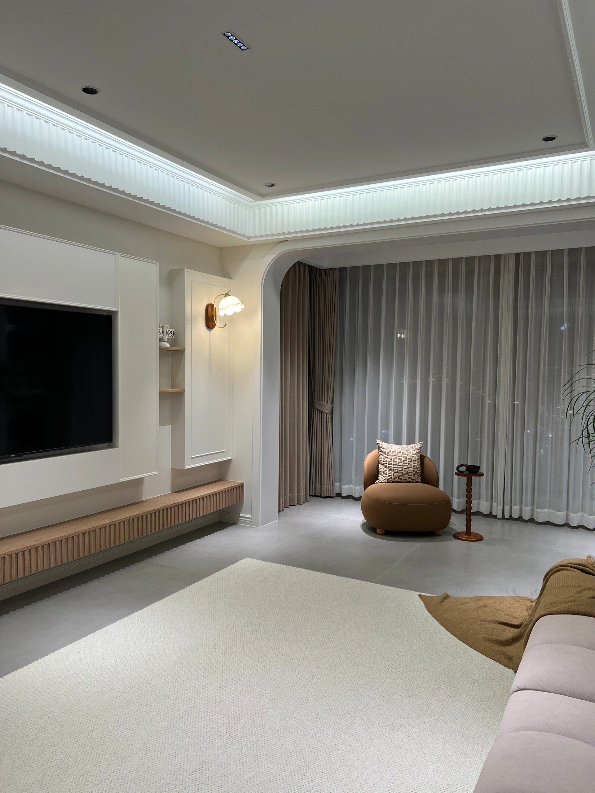 听劝了 轻法式无主灯吊顶真的很大气