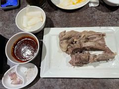 手抓羊肉半斤-贯贯吉·清真餐厅(浙江中路店)