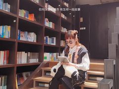 -钟书阁(松江泰晤士小镇店)