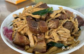 Bamboo Shoots Stewed with Pork Belly