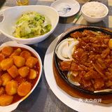 三里屯的隐藏家常菜馆，知道的都是回头客，一半儿是老外