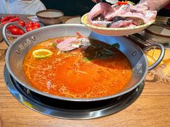 -野山舂·贵州现舂酸汤火锅(鸿通城店)