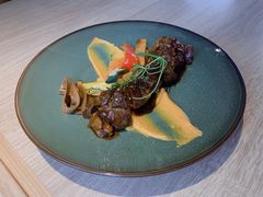 照烧谷饲牛肋配香草烤时蔬-幸薈飯堂