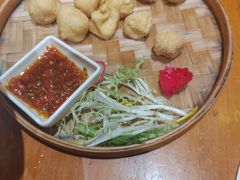 -老滇山寨•云南特色菜•地方菜•民族风情歌舞表演(金碧店)