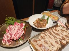 -草家酱蟹炭火烤肉店(珲春南路一店)