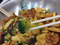 -愉肴麻辣香锅(中北镇店)