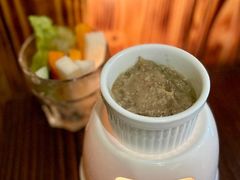 野菜条沙律伴鳀鱼酱-矶野水产(澳门逸园中心店)