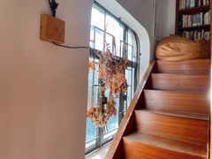 -彳亍咖啡·这里(水湾路店)