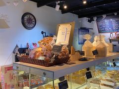 面包甜点陈列柜-KOMUGI 小麦家(新地假日广场店)