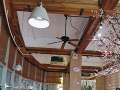 -蜜桃餐厅·伴山(湖滨商业街店)