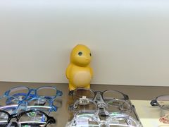 -视野联行眼镜•蔡司•依视路(温江店)