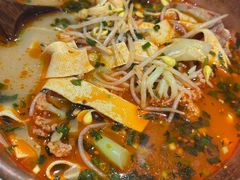 -成都你六姐·牛肉冒菜(上海环宇荟店)