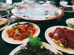 -周老三跷脚牛肉·全牛火锅(非遗传承店)