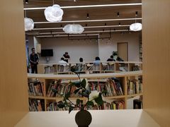 -漕河泾街道图书馆(漕河泾社区文化活动中心店)