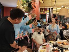 -刘姐啤酒鱼民族演艺餐厅(西街总店)