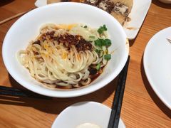 -诚铭记·虾仁汤包·成都小吃(融创店)