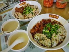 牛腩拼鱼滑捞粉-荔林食店(西华路店)
