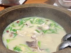 -咕嘟草帽鱼·牛奶一样的鲜鱼汤(天鹅湖万达广场店)