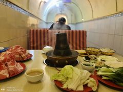 -洞庭洲·防空洞火锅·烧烤·铜锅涮肉(新百广场店)