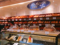 面包甜点陈列柜-老佛爷饼店